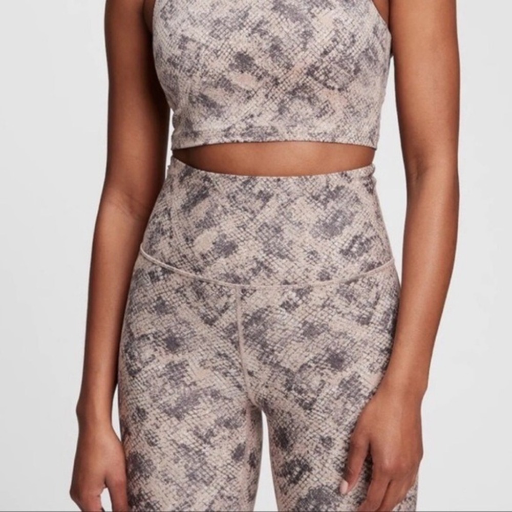 GapFit Womens High Rise Black Grey Snakeskin Python Print Leggings Activewear